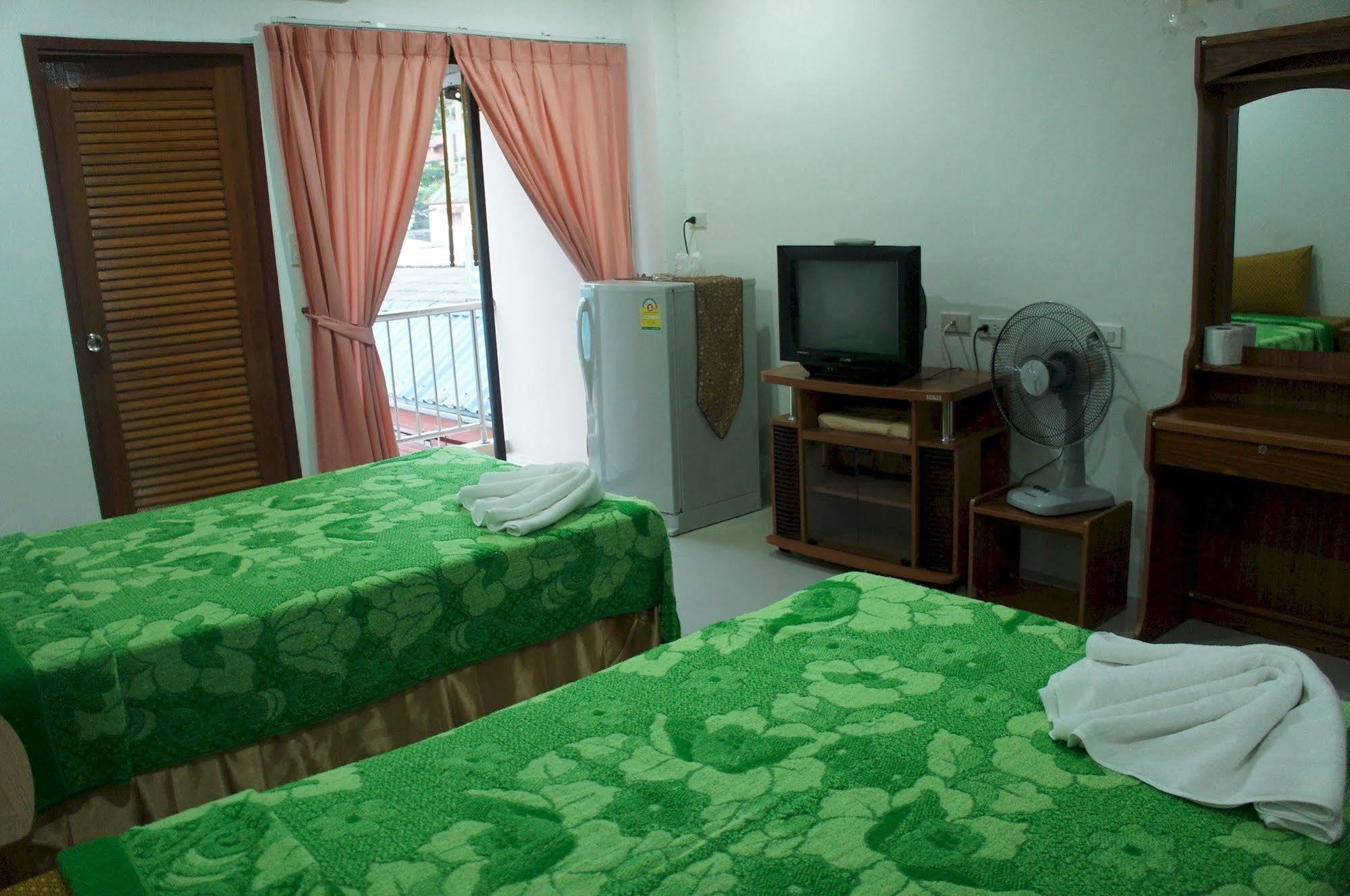 G&B Guesthouse Patong Exterior foto