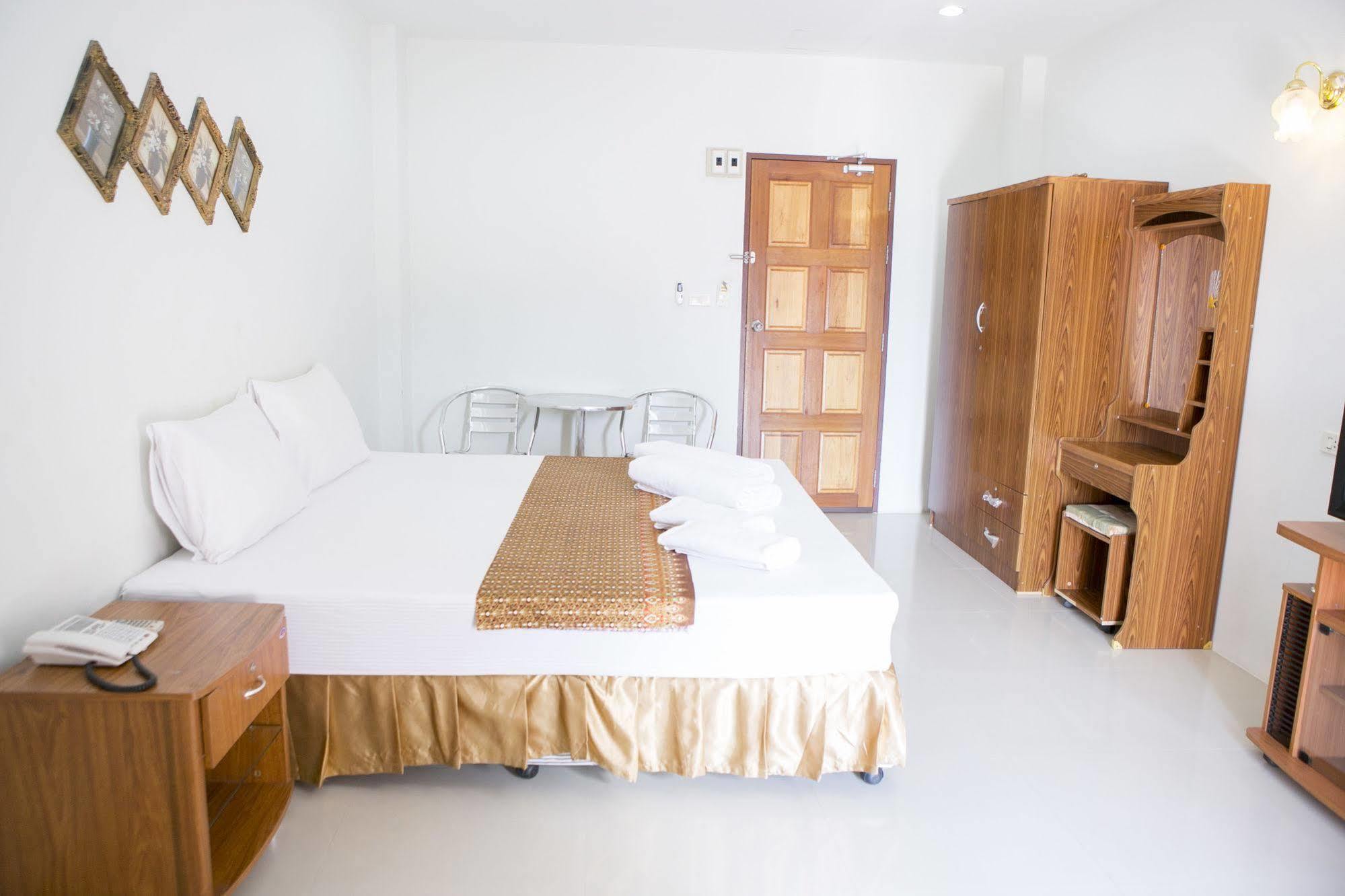 G&B Guesthouse Patong Exterior foto